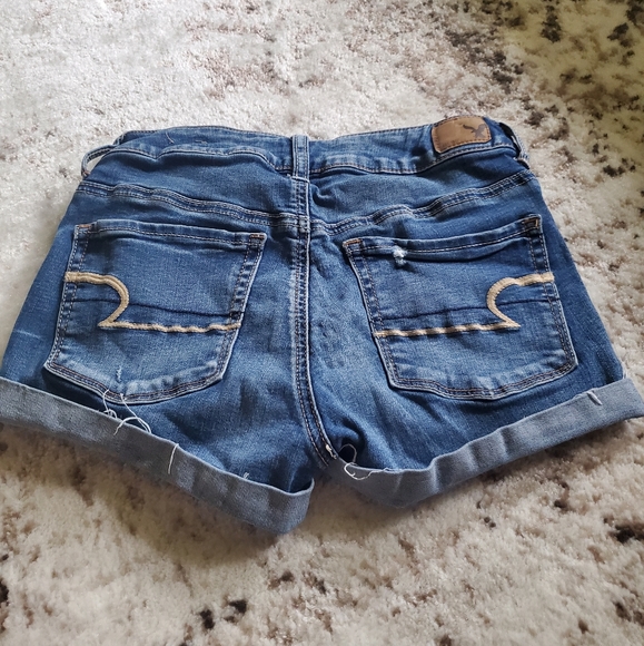 American Eagle Medium Wash Shortie Shorts - Picture 6 of 6